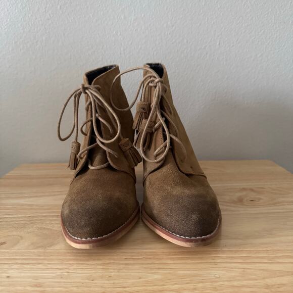 NWOB Crevo Sumerset Tassle Lace Up Leather Suede Heel Ankle Booties Boots Sz 8 - Picture 2 of 6